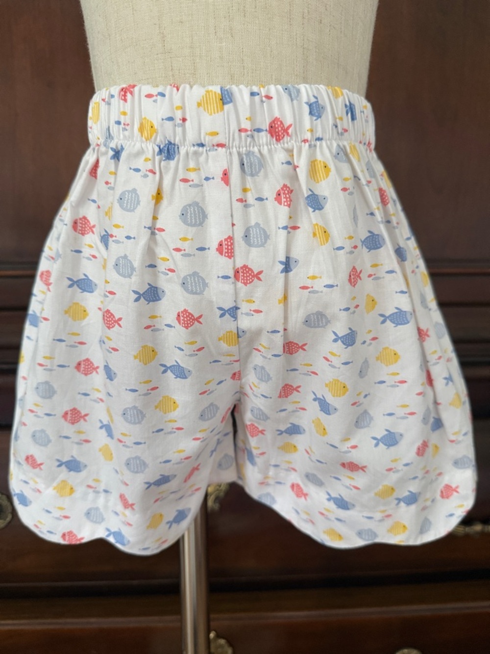 Girls Fish Print Shorts Size 4 Scallop Hem Beach Summer Elastic Waist